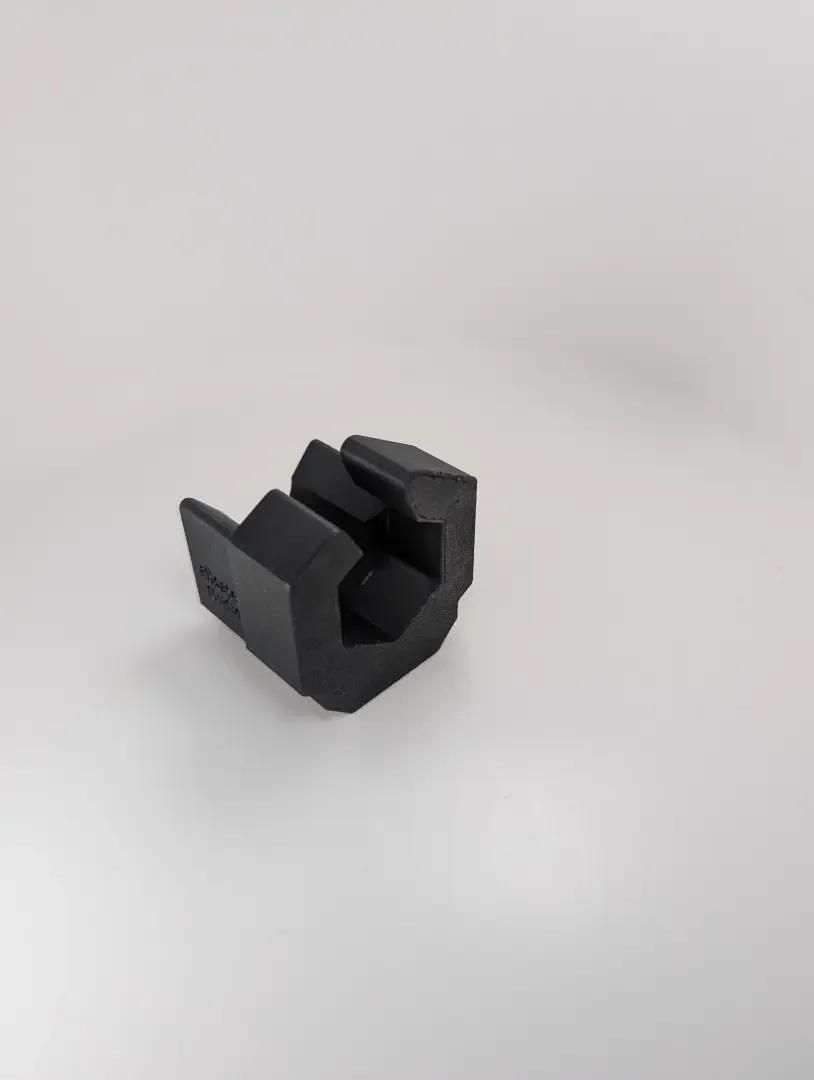CarbSocket front right iso